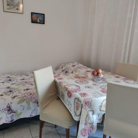 Apartments Josi - Parking And Barbecue Grebaštica Extérieur photo